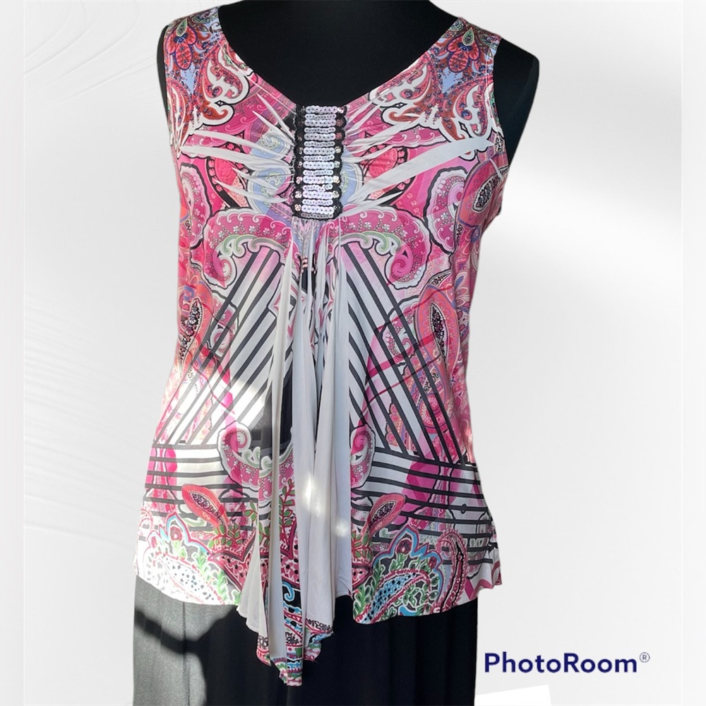World Unity top, stretchy sleeveless. Sz L but fits XL XXL 1X 2x Sh0007